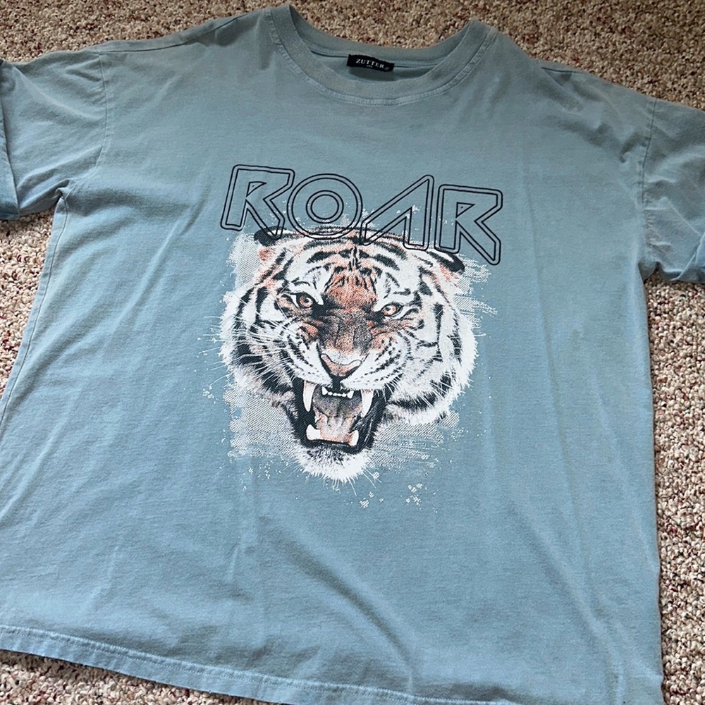 Apricot Lane graphic tee
